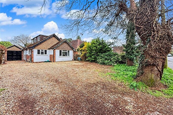 4 Bedroom Detached House For Sale In Nash Grove Lane, Finchampstead, Wokingham, Berkshire, RG40