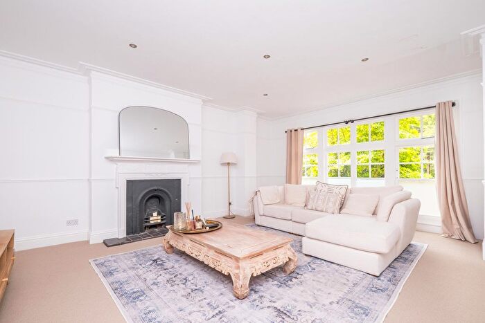 2 Bedroom Flat To Rent In Cedar Road, Sutton, SM2