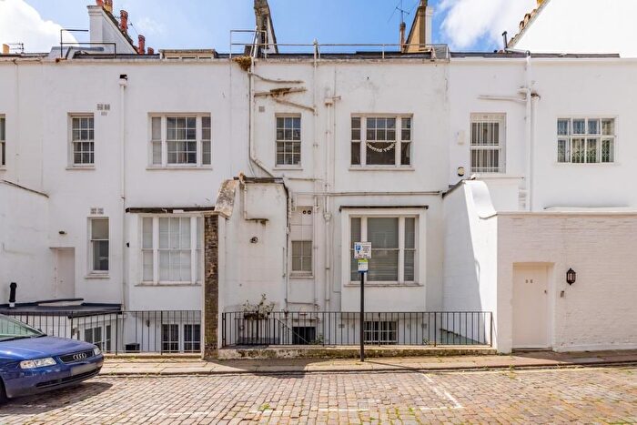 2 Bedroom Flat For Sale In Gloucester Mews, London, W2