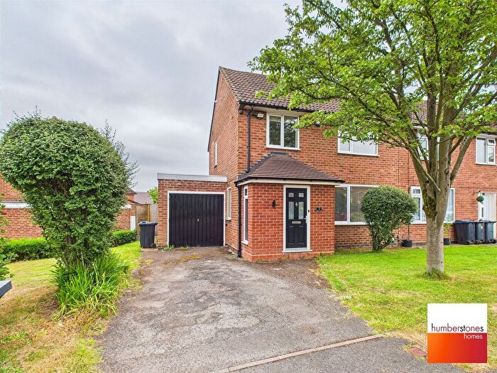 3 Bedroom Semi-Detached House To Rent In Kerry Close, Birmingham, B31