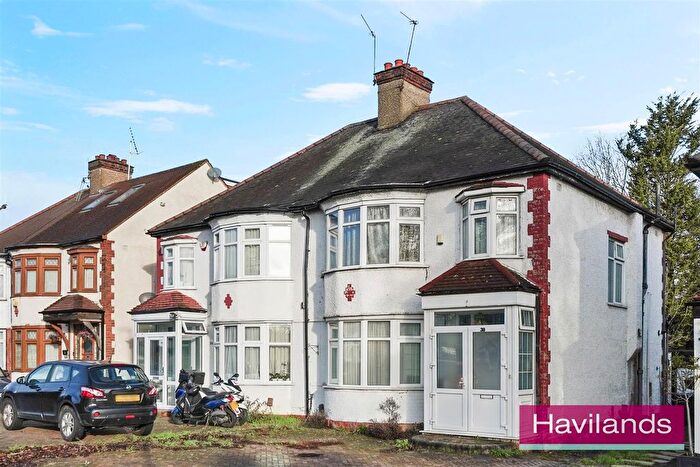 3 Bedroom Semi Detached House For Sale In Ridge Avenue, London, N21