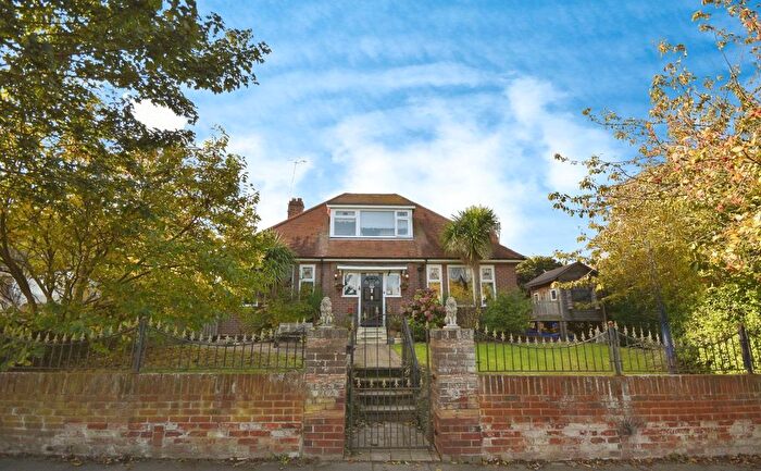 4 Bedroom Detached Bungalow For Sale In Northumberland Avenue, Margate, Kent, CT9