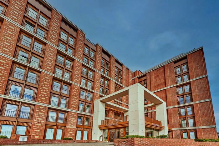 1 Bedroom Flat To Rent In Ziggurat House, St Albans, AL1