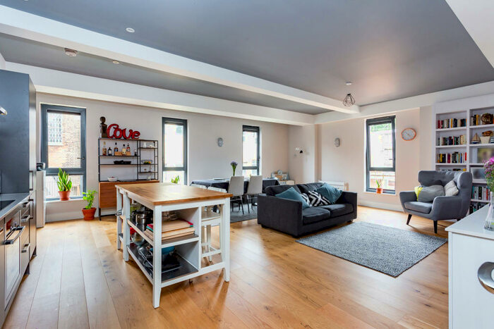 2 Bedroom Flat To Rent In Cotton Exchange, N16