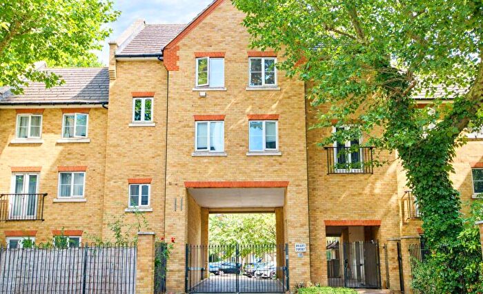 2 Bedroom Apartment For Sale In Turner Street, Canning Town, London, E16