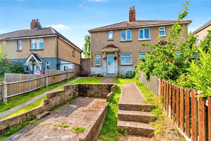 3 Bedroom Semi-Detached House For Sale In Bluebell Road, Bassett Green, Southampton, Hampshire, SO16