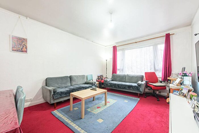 2 Bedroom Flat For Sale In Longstone Avenue, Harlesden, London, NW10