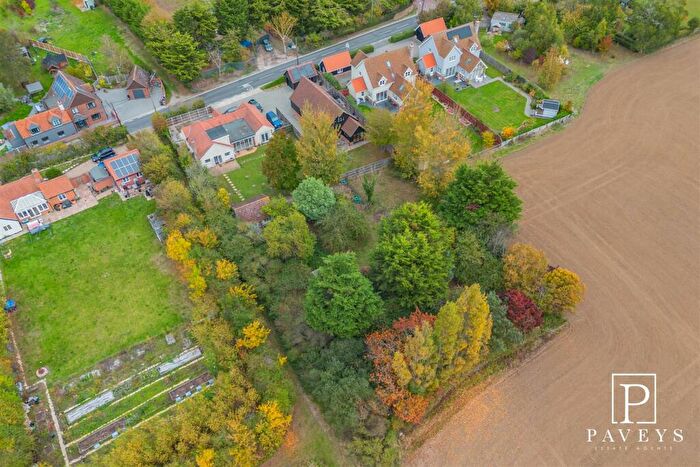 3 Bedroom Detached Bungalow For Sale In The Street, Kirby-Le-Soken, Frinton-On-Sea, CO13