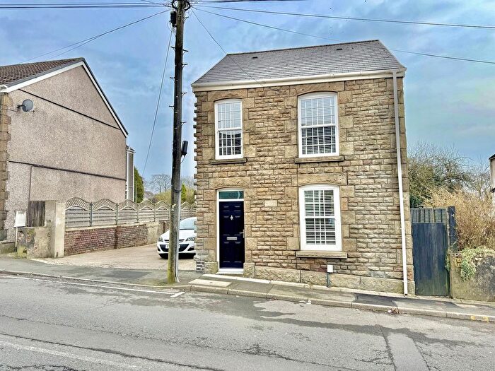 3 Bedroom Detached House For Sale In Ravenhill Road, Ravenhill, Swansea, City And County Of Swansea., SA5