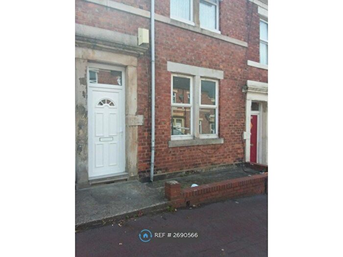 2 Bedroom Flat To Rent In Northbourne Street, Gateshead, NE8