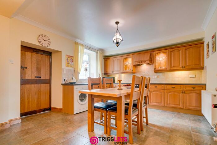 3 Bedroom Cottage For Sale In Pit Row, Hemingfield, Barnsley, S73