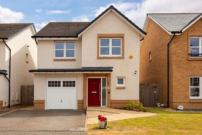 4 Bedroom Detached House For Sale In Shiel Hall Crescent, Rosewell, EH24