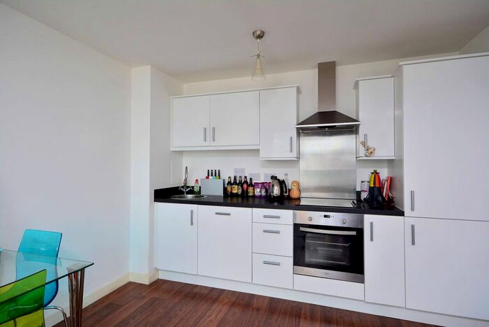 1 Bedroom Flat To Rent In Great West Quarter, Brentford, TW8