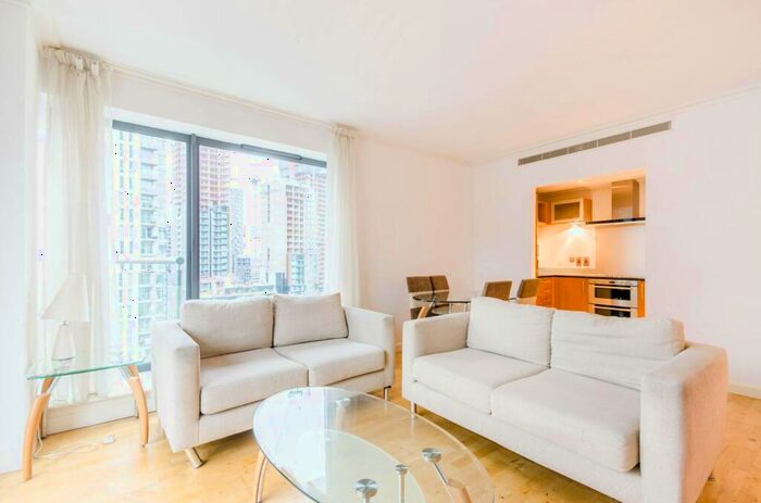 2 Bedroom Flat To Rent In Discovery Dock Apartments East, Isle Of Dogs, London, E14