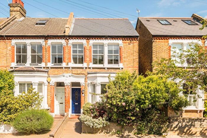 1 Bedroom Flat To Rent In Effingham Road, Lee, SE12