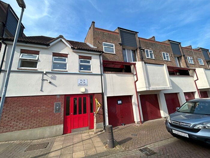 3 Bedroom Flat For Sale In Flat, Marine Court, Centurion Way, Purfleet-On-Thames, Essex, RM19