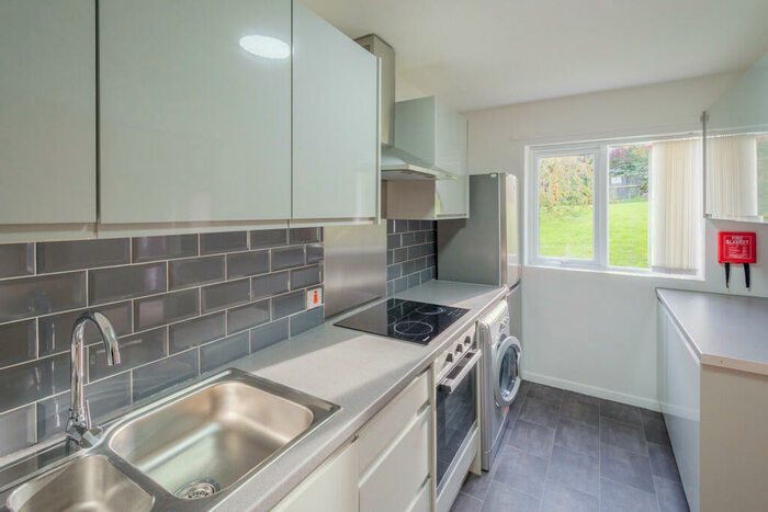 2 Bedroom Apartment To Rent In Melcombe Road, Bath, BA2