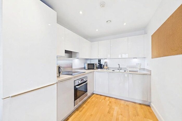 1 Bedroom Flat To Rent In Crossways, Windsor Road, Slough, Berkshire, SL1