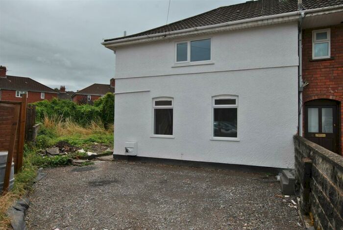 3 Bedroom House To Rent In Bower Walk, Bristol, BS3