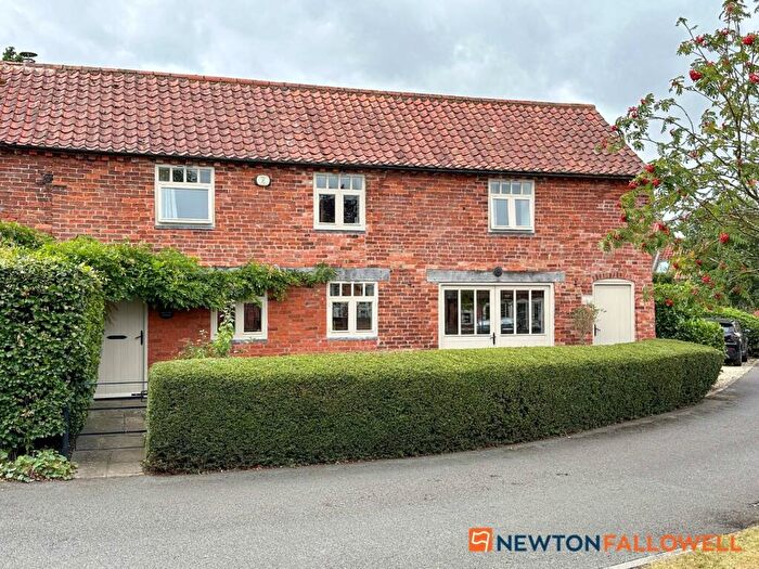 2 Bedroom Barn Conversion For Sale In Willoughby Court, Norwell, NG23