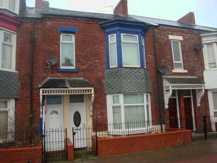3 Bedroom Flat To Rent In Dean Road, South Shields NE33