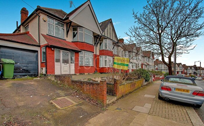 4 Bedroom Semi Detached House For Sale In Tanfield Avenue, London, NW2