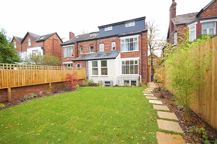 2 Bedroom Flat To Rent In Chandos Road, Chorlton, Manchester, M21