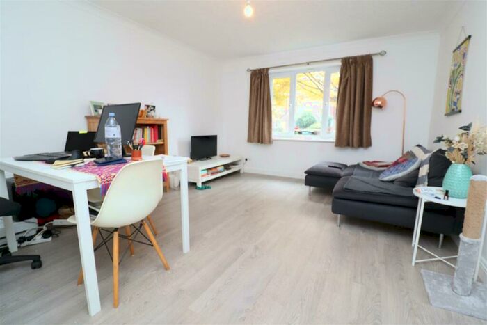 2 Bedroom Apartment To Rent In Rossetti Road, South Bermondsey, SE16