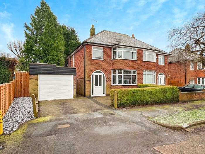 3 Bedroom Semi-Detached House To Rent In Cardinals Walk, Leicester, LE5
