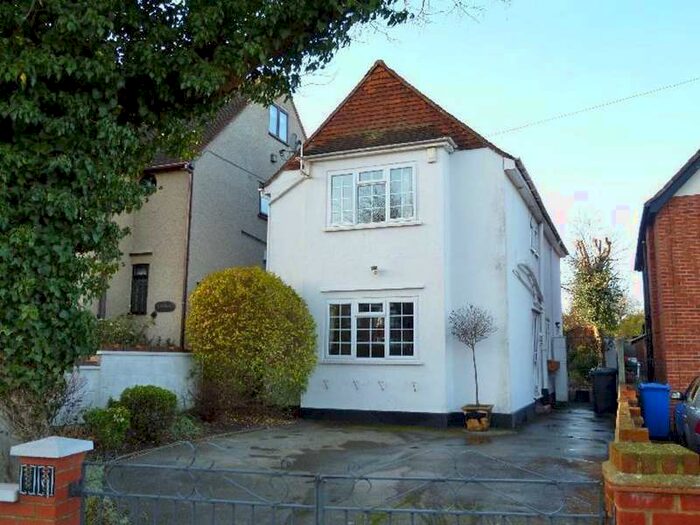 3 Bedroom Detached House To Rent In College Road, Maidenhead, SL6
