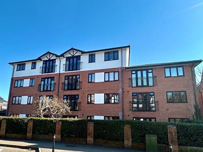 2 Bedroom Flat To Rent In Imperial Court, Station Road, Henley-On-Thames, Oxfordshire, RG9