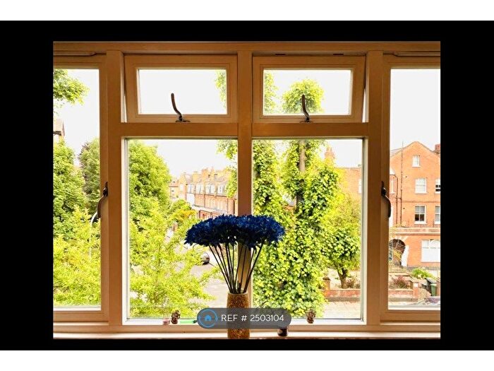 2 Bedroom Flat To Rent In Broadfield, London, NW6