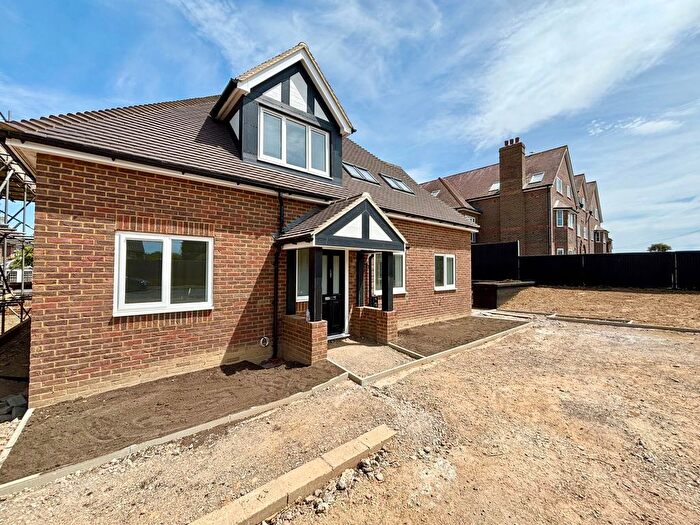 3 Bedroom Detached House For Sale In Pages Avenue, Bexhill On Sea, TN39