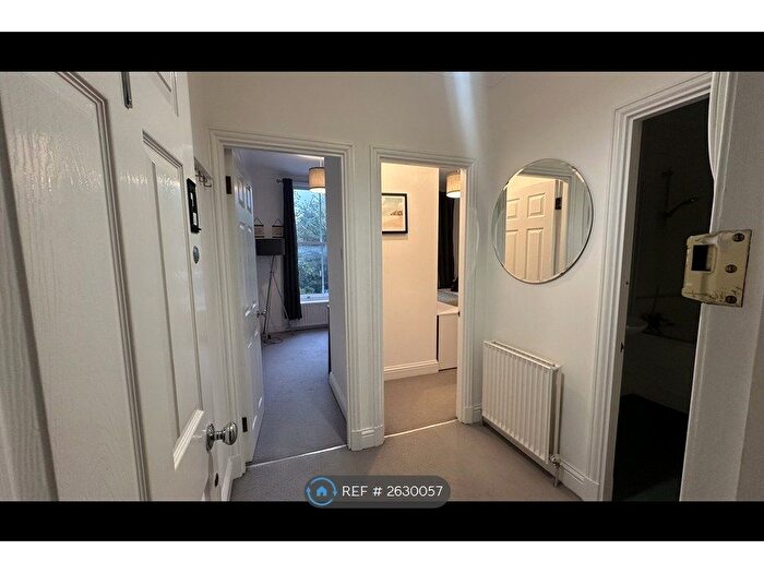 2 Bedroom Flat To Rent In Hackney Road, London, E2