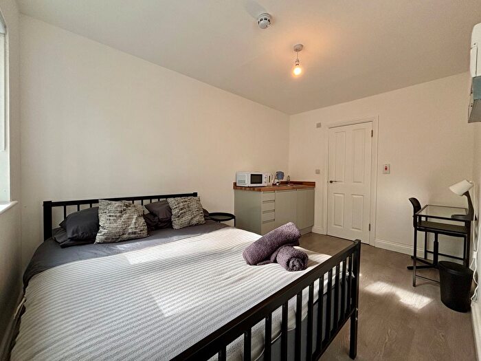 1 Bedroom Studio To Rent In Kings Road, London, SE25
