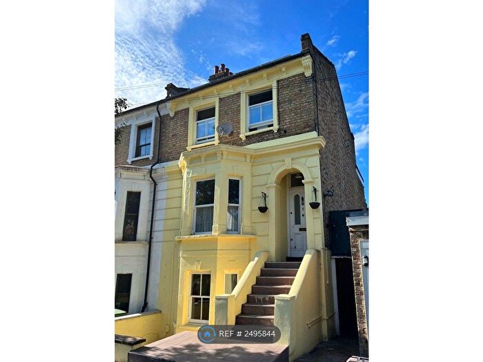 4 Bedroom End Of Terrace House To Rent In Graces Road, London, SE5