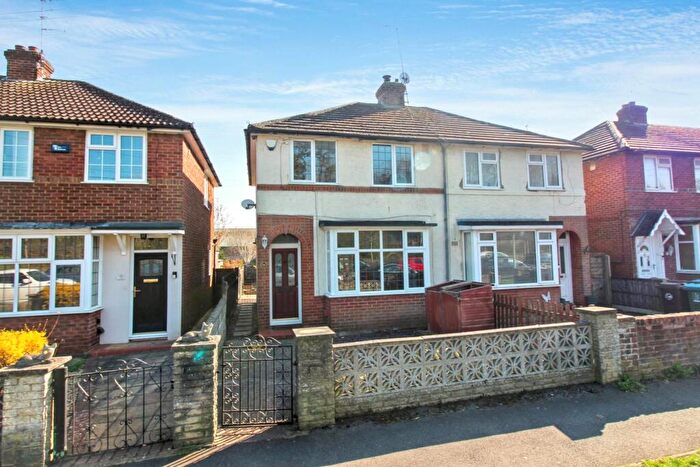 3 Bedroom House To Rent In Stocklake, Aylesbury, HP20