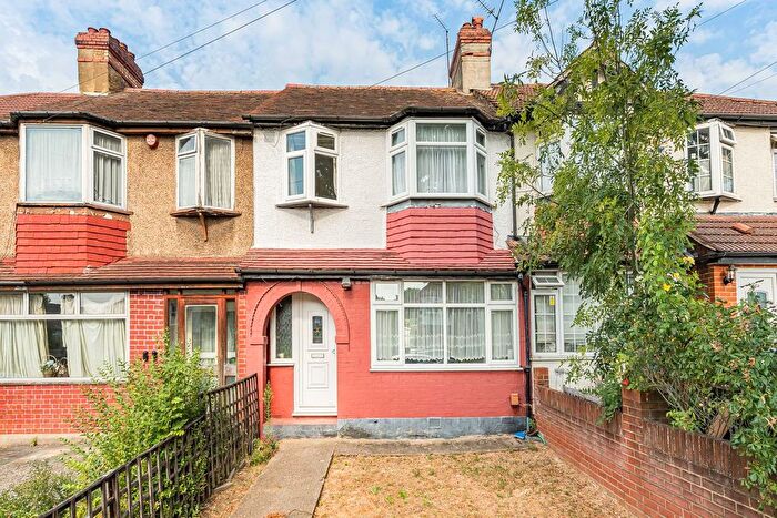 3 Bedroom Terraced House For Sale In Empire Road, Perivale, Greenford, UB6