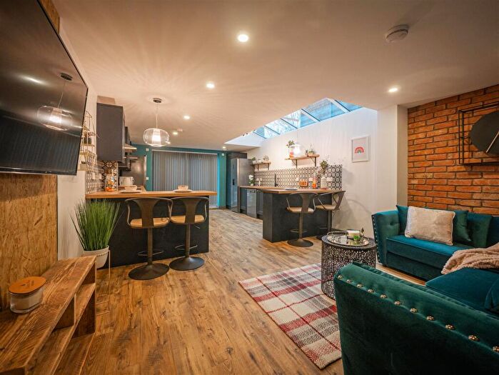 6 Bedroom Terraced House To Rent In Kingsway, Coventry, CV2