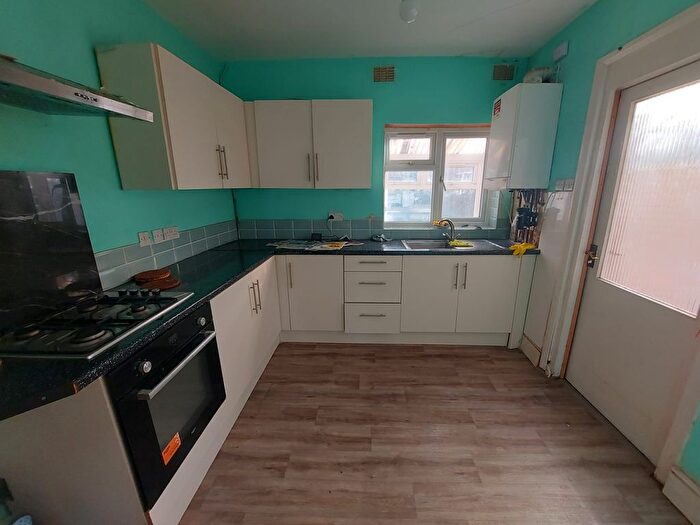 4 Bedroom Terraced House To Rent In Britannia Road, IG1