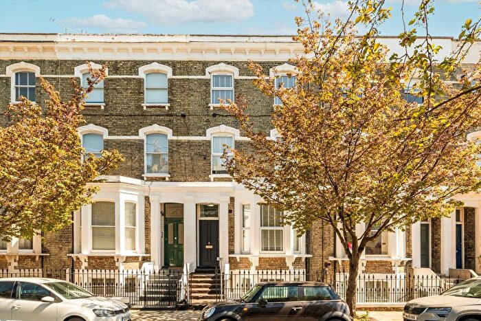 2 Bedroom Flat To Rent In Hetley Road, Shepherds Bush, W12