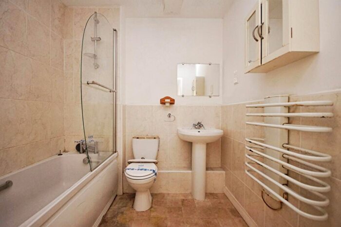 2 Bedroom Apartment To Rent In Arnold Road, Mangotsfield, Bristol, BS16