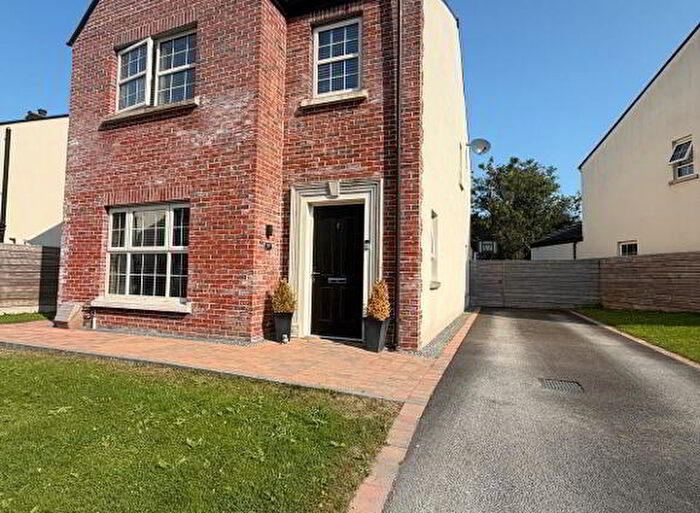 4 Bedroom Detached House For Sale In Hawthorn Grove, Strabane, BT82