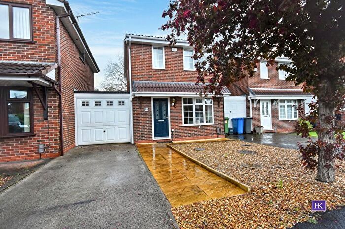 3 Bedroom Link Detached House For Sale In Cresswell Close, Callands, WA5
