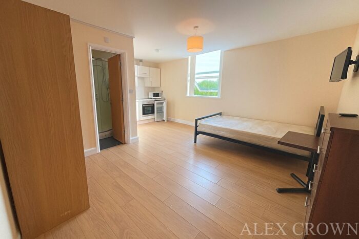 Studio To Rent In Bounds Green Road, Bounds Green, N11