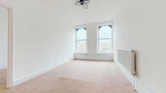 2 Bedroom Flat To Rent In Wood Green, N8