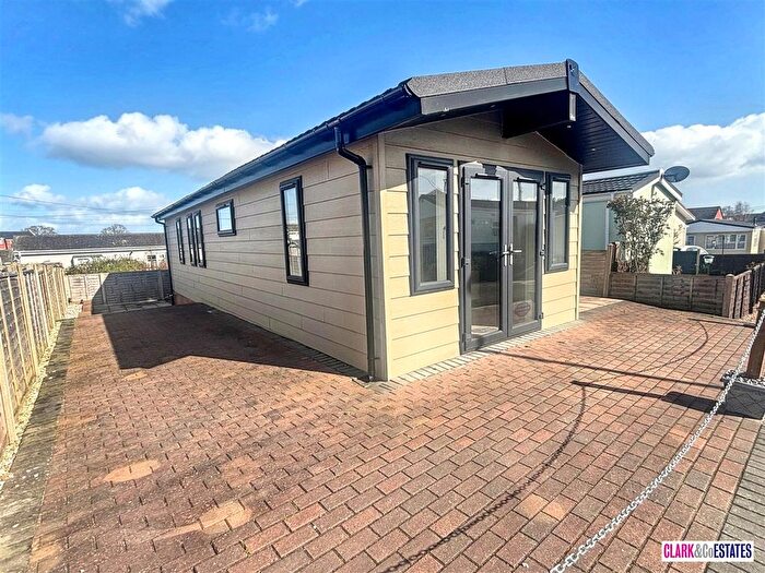 2 Bedroom Park Home For Sale In Rydon Park, Rydon Lane, Exeter, EX2