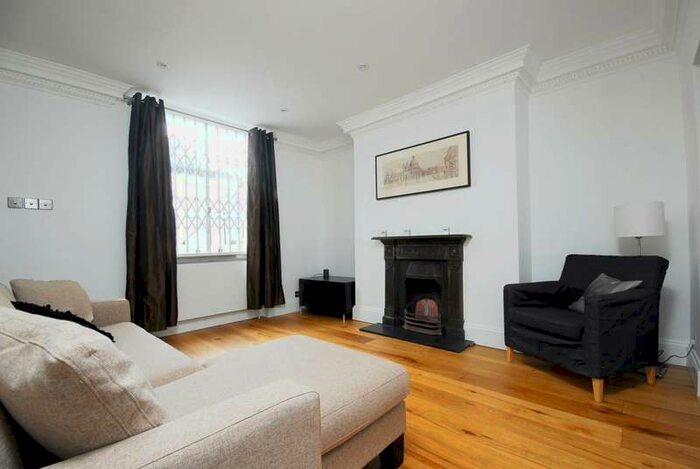 1 Bedroom Flat To Rent In Winchester Street, Pimlico, SW1V