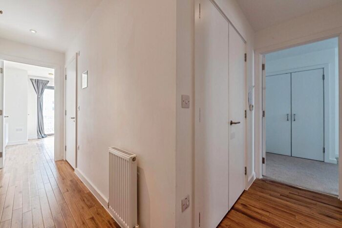 2 Bedroom Flat For Sale In Carnarvon Road, Southend-on-Sea, Essex, SS2