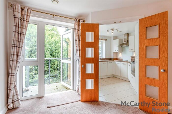 1 Bedroom Apartment For Sale In Wardington Court, Welford Rd, Northampton, Northamptonshire, NN2